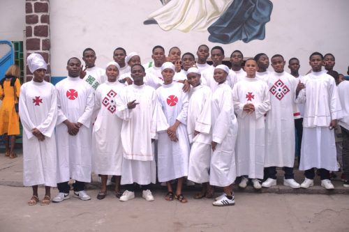 IMG-20260616-WA0015 Renouvellement de l'engagement des acteurs liturgiques à la Paroisse Saint Dominique et Remise des brevets de mérite aux acolytes jubilaires à la paroisse saint Dominique