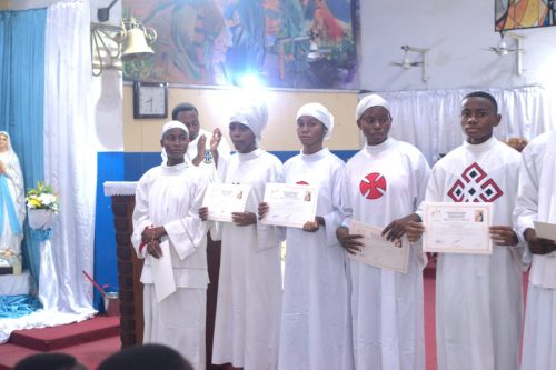 IMG-20260616-WA0018 Renouvellement de l'engagement des acteurs liturgiques à la Paroisse Saint Dominique et Remise des brevets de mérite aux acolytes jubilaires à la paroisse saint Dominique