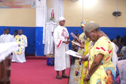 IMG-20260616-WA00211 Renouvellement de l'engagement des acteurs liturgiques à la Paroisse Saint Dominique et Remise des brevets de mérite aux acolytes jubilaires à la paroisse saint Dominique